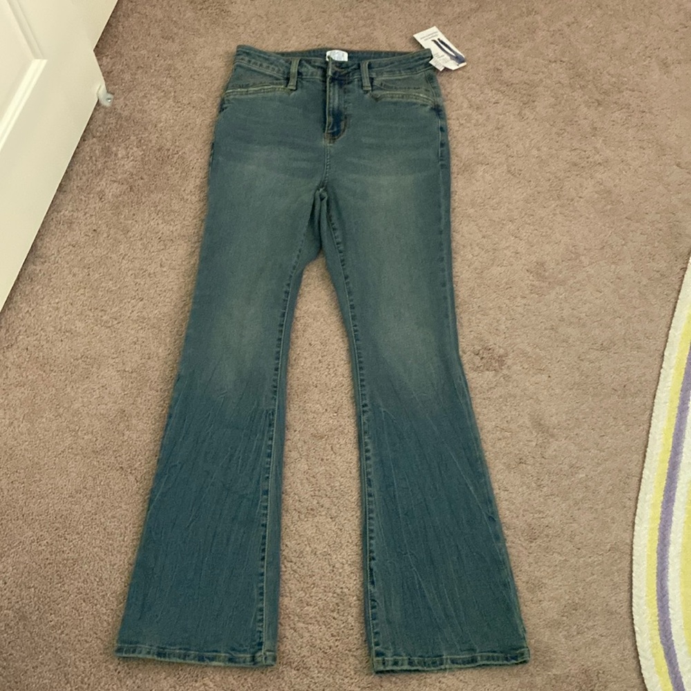 This is a Time and Tru skinny flare jeans from Walmart, women’s, size 2